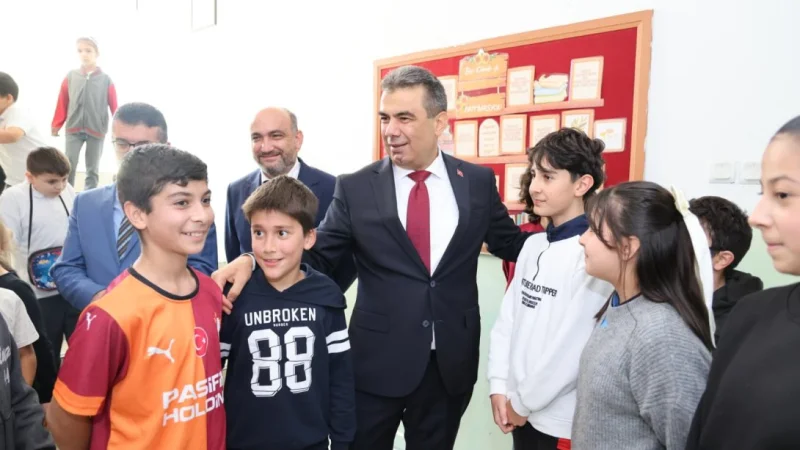 Kastamonu'da Okul Ziyaretleri: İl Müdürü Gümüş Öğrencilerle Bir Araya Geldi