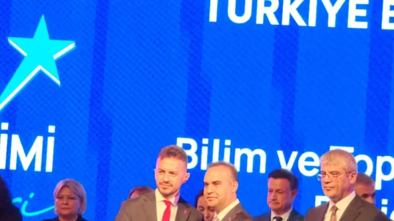 Kayseri Büyükşehir Belediyesi'nin BİLİMFEST Projesine TÜBİTAK'tan Birincilik Ödülü