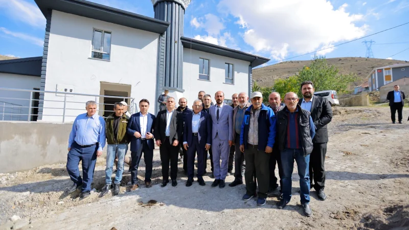 Kayseri'de Depremde Hasar Gören Yedioluk Camii Yeniden İbadete Açıldı