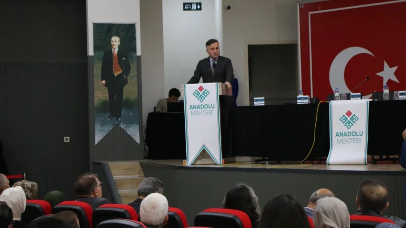 Kayseri'de 'Sömürgecilik ve Eğitim Yoluyla Gelişme, Değişme, Yabancılaşma' Okuma Programı Düzenlendi