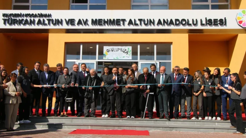 Kayseri'de Türkan Altun ve Avukat Mehmet Altun Anadolu Lisesi Törenle Eğitime Açıldı