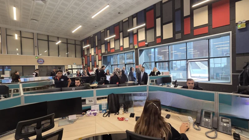 Kocaeli Valisi İlhami Aktaş'tan 112 Acil Çağrı Merkezi'ne Ziyaret