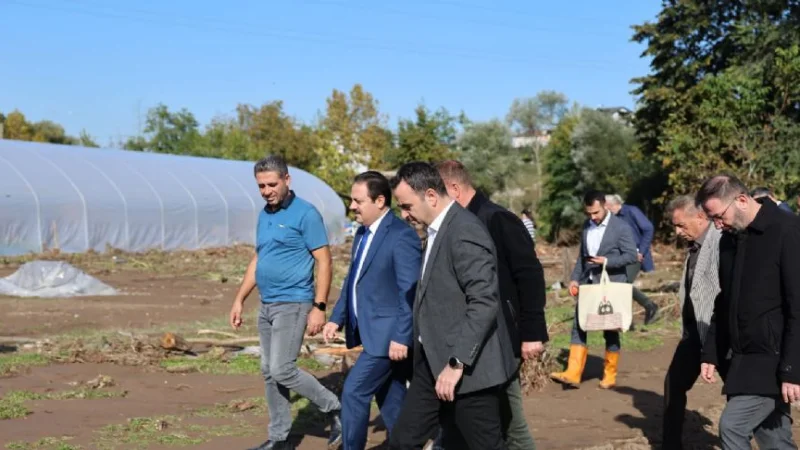Kocaeli'nin Başiskele İlçesinde Selden Zarar Gören Çiftçilere Destek Ziyareti