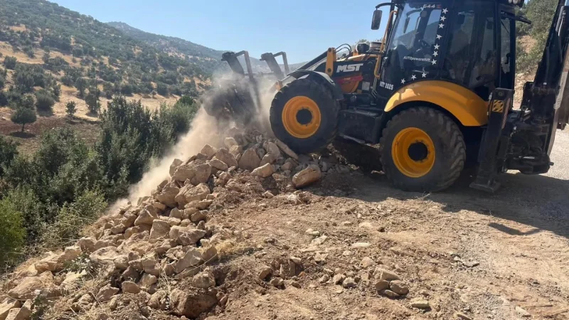 Mardin Savur'da Kırbalı Mahallesi'nin Yolları Yenileniyor
