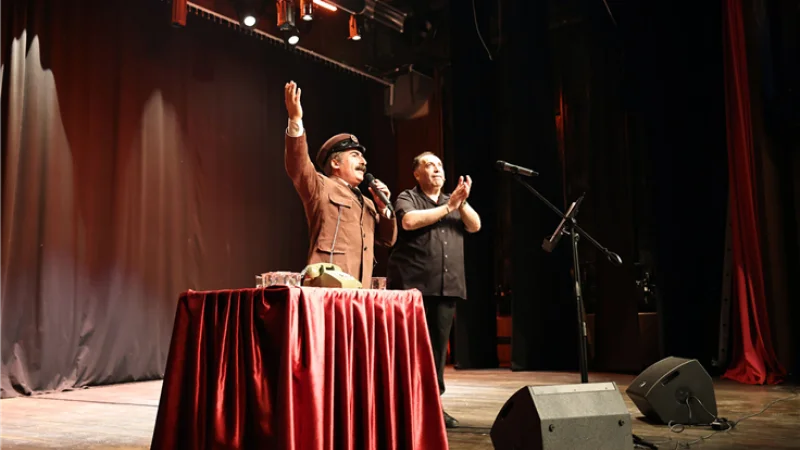 Sakarya'da Nostalji Dolu Akşam: 'Gülümseten Hatıralar' Sahnelendi