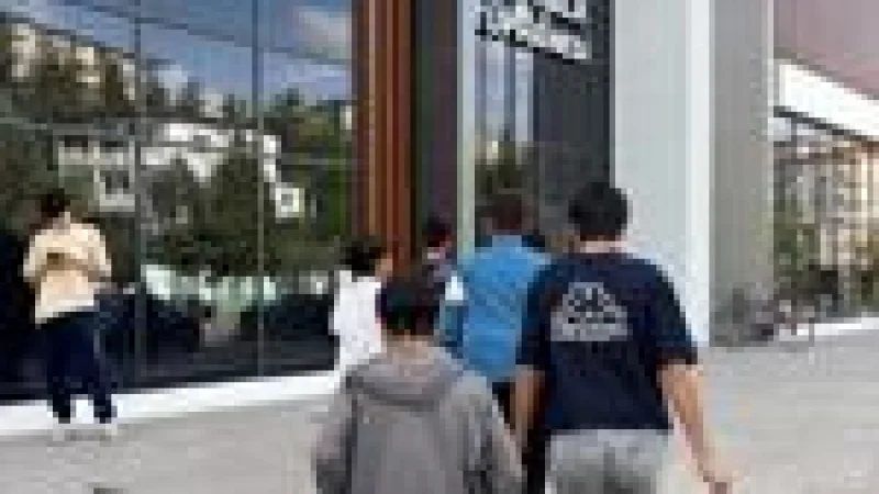 Siirt'te Çocuk Evleri Sitesi Sakinlerinden Halk Kütüphanesine Ziyaret