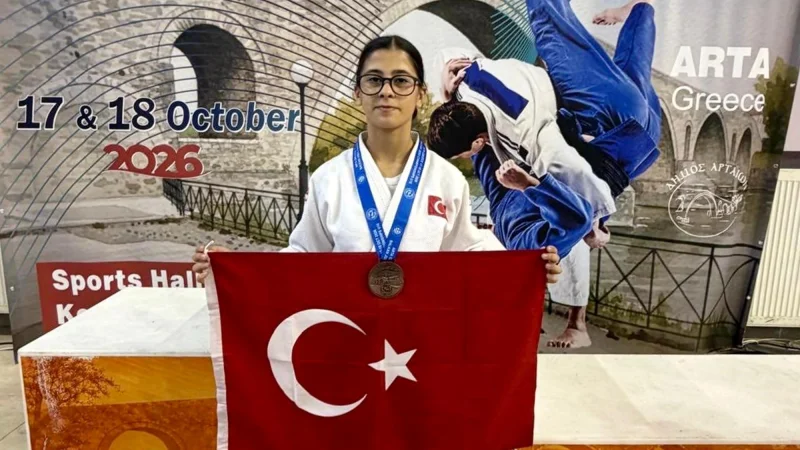 Tekirdağlı Milli Sporcu Berrak Bekci'den Balkan Üçüncülüğü