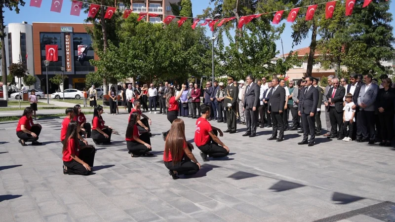 Tire'de 30 Ağustos Zafer Bayramı Coşkusu: Fener Alayı ile Taçlandı