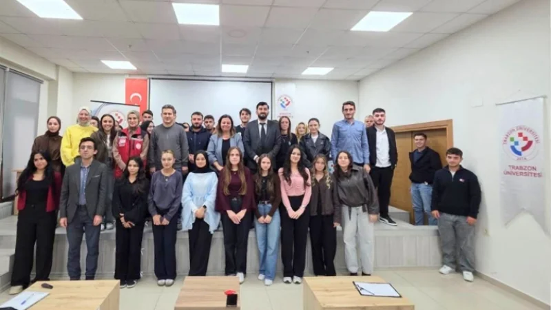 Trabzon'da KYK Öğrencilerine 'Sağlıklı Yaşam ve Güvenli İlişkiler' Eğitimi