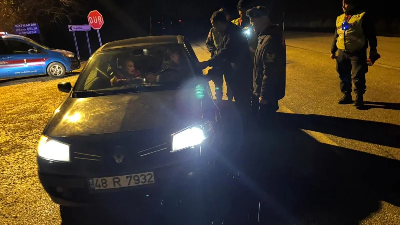 Uluborlu'da Yılbaşı Mesaisi: Görev Başındaki Personel Ziyaret Edildi
