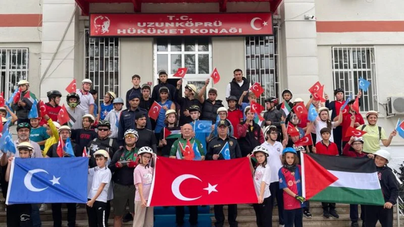 Uzunköprü'de Gazze ve Doğu Türkistan İçin Farkındalık Sürüşü