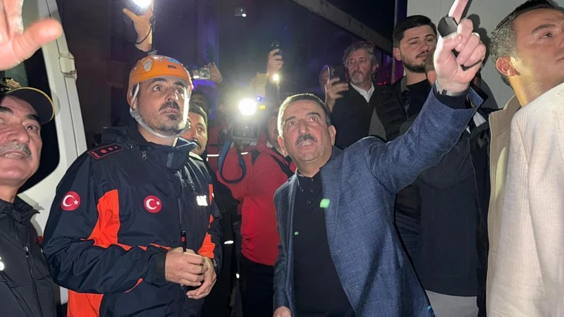 Zonguldak'ta Bina Çökmesi: Vali Osman Hacıbektaşoğlu İncelemelerde Bulundu