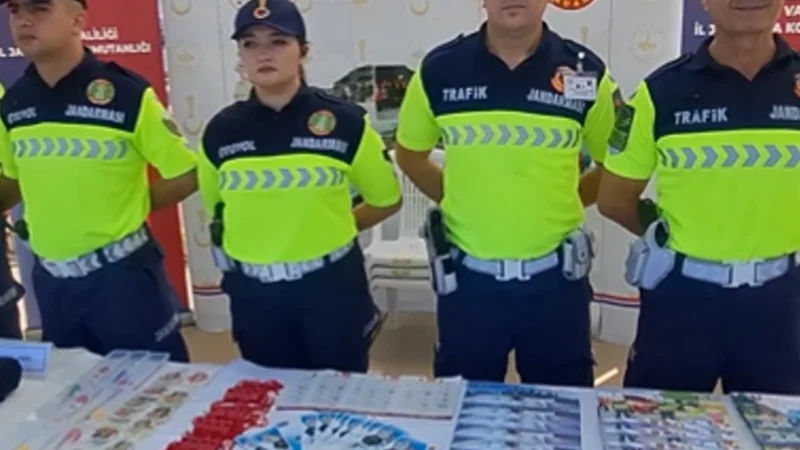 Adana'da Jandarma Ekipleri 2. Bağımsız Aile Festivali'nde Vatandaşlarla Buluştu