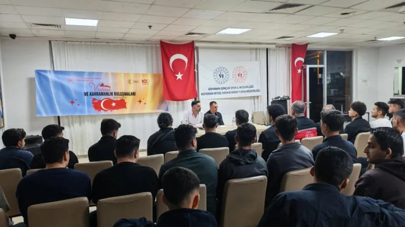 Adıyaman'da 'Vatan ve Kahramanlık Buluşmaları' ile Öğrenciler Gazilerle Bir Araya Geldi