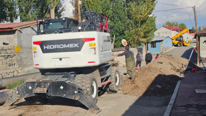 Ağrı'da Altyapı Çalışmaları Kapsamında Kanalizasyon Hatları Yenileniyor