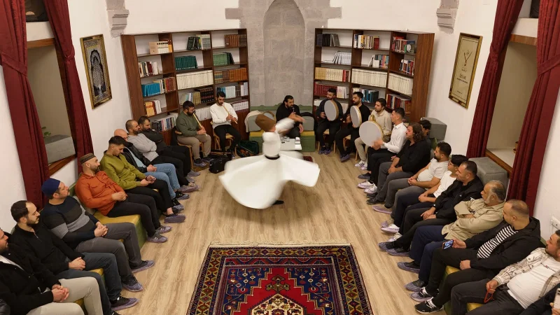Aksaray'daki 800 Yıllık Tarihi Divanhane'de İlahi ve Meşk Programı Düzenleniyor