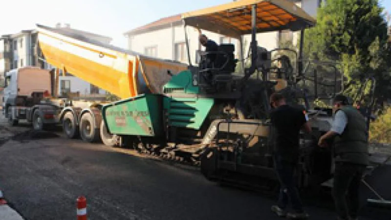 Arifiye'de 7 Mahalleye Toplam 4 Bin Ton Asfalt Serildi