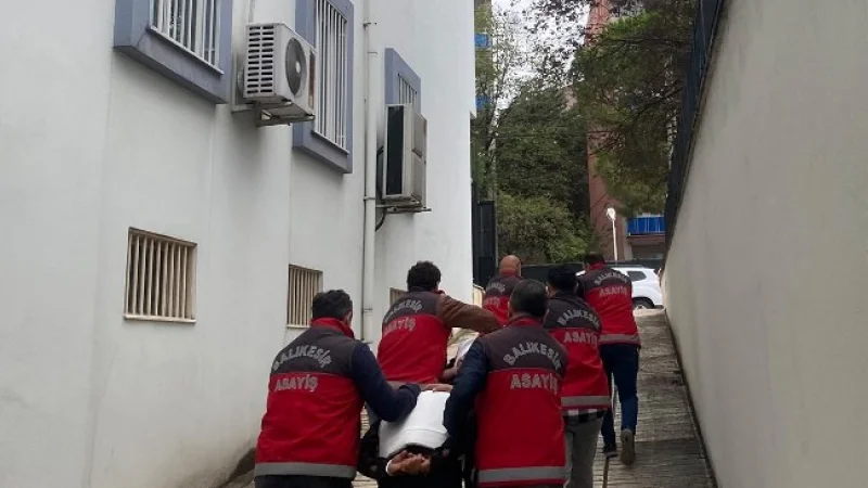 Balıkesir'deki Cami Çıkışı Cinayetinde 5 Tutuklama