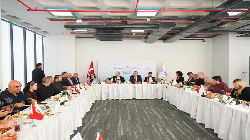 Beylikdüzü'nde Yerel Basınla Buluşma: 18 Aylık Hizmetler ve Yeni Projeler Anlatıldı