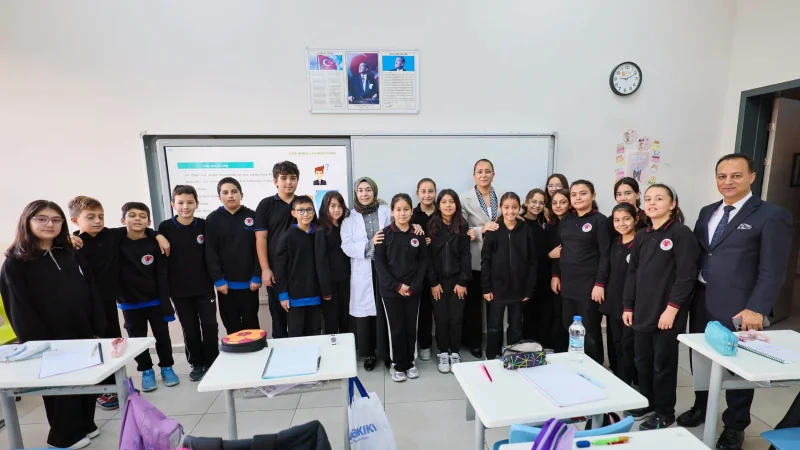 Burdur Valisi Baydar Bilgihan'dan Okul Ziyareti