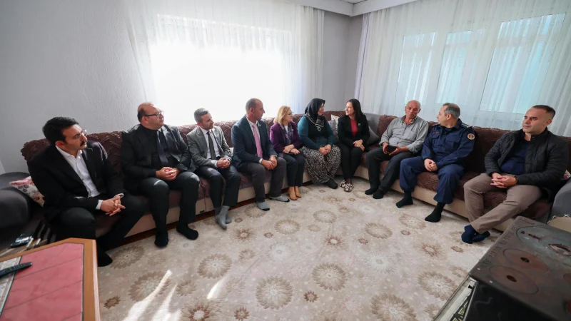 Burdur Valisi Tülay Baydar Bilgihan Şehit ve Gazi Ailelerini Ziyaret Etti