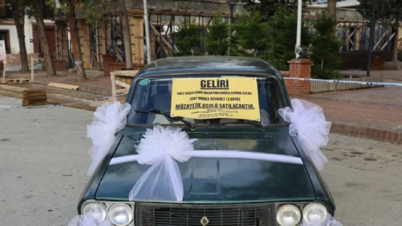 Cami İnşaatına Destek İçin 1982 Model Otomobil Açık Artırmayla Satılacak
