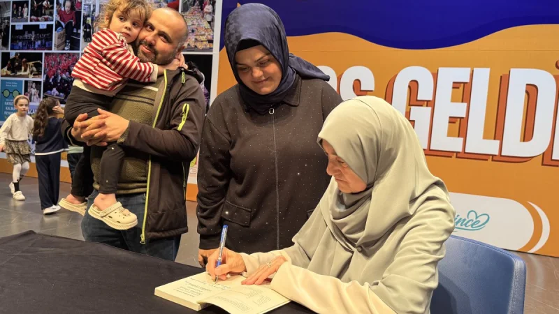 Çayırova'da Kitap Günleri Kapsamında Aile Söyleşisi Düzenlendi