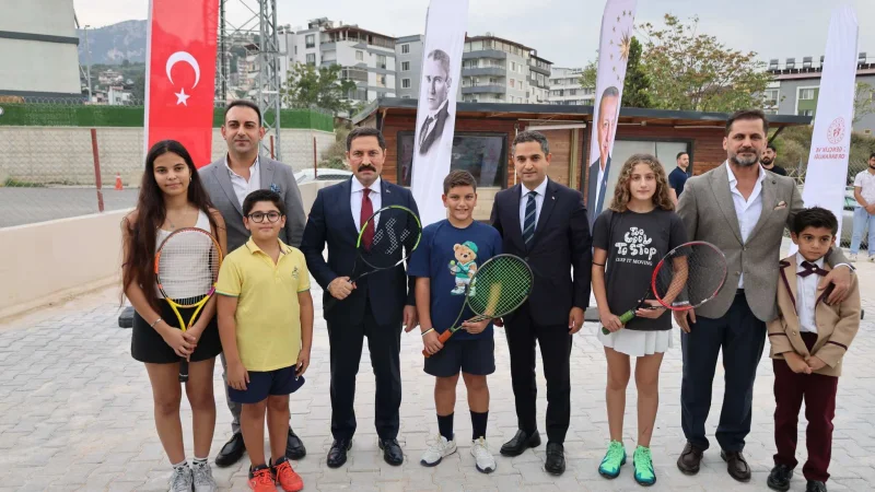 Defne'de Yeni Tenis Kortu Törenle Hizmete Açıldı