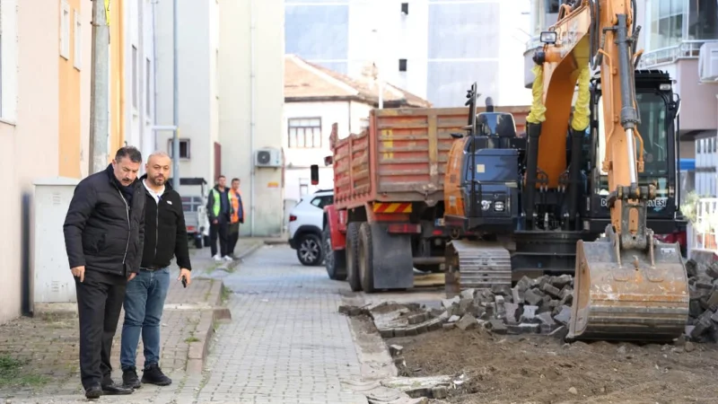 Devrek'te Şehit İsimli Sokaklarda Parke Yol Çalışmaları İncelendi
