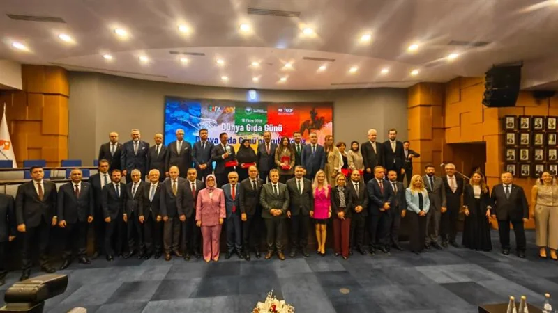 Dünya Gıda Günü'nde Düzceli Kadın Arı Yetiştiricisine Ödül
