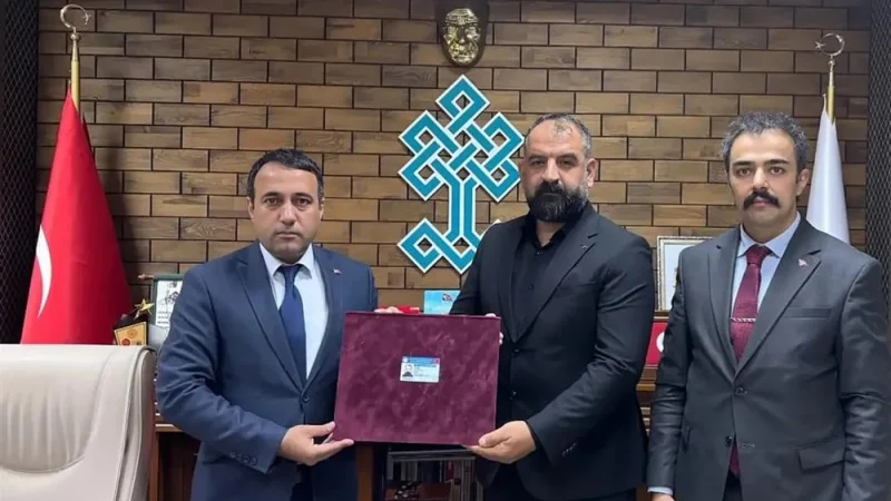 Elazığlı Halk Ozanı Aygün Çam'a 'Somut Olmayan Kültürel Miras Taşıyıcısı' Unvanı