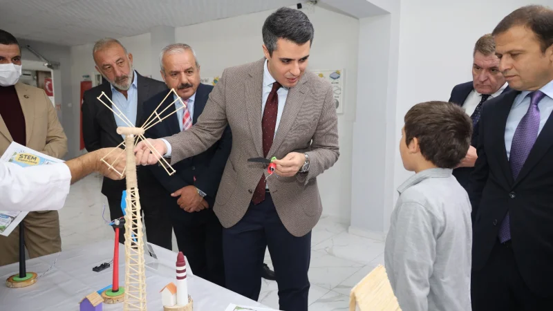 Elbistan'da TÜBİTAK Destekli Bilim Şenliği Kapılarını Araladı