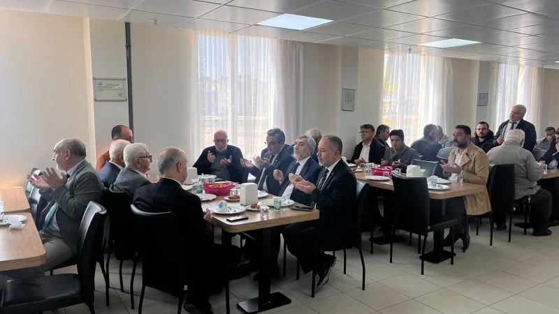 Eskişehir Kız Anadolu İmam Hatip Lisesi'nde Mezunlar Buluşması