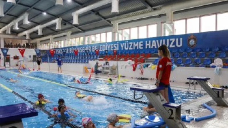Eskişehir'de Yüzme Bilmeyenler İçin Eğitim Dönemi Başlıyor