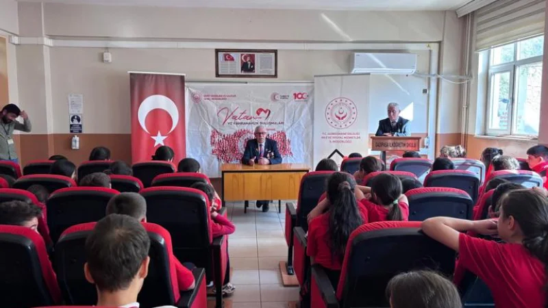 Gümüşhane'de Gaziler ve Öğrenciler 'Vatan ve Kahramanlık' Buluşmasında Bir Araya Geldi