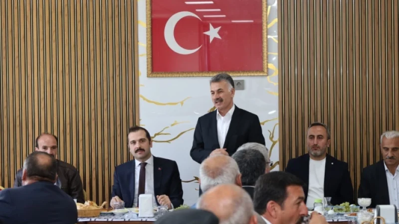 Güroymak'ta 19 Ekim Muhtarlar Günü Dolayısıyla Kahvaltı Programı Düzenlendi
