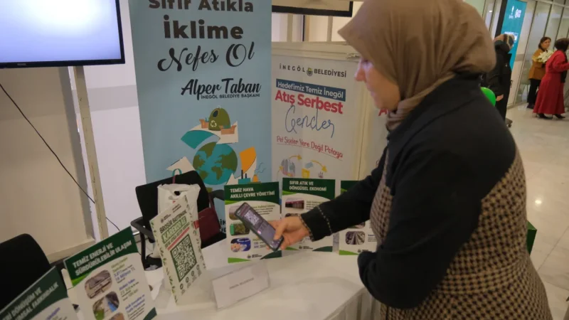 İnegöl Belediyesi'nden Sıfır Atık Etkinliğinde Dijital Tanıtım Örneği