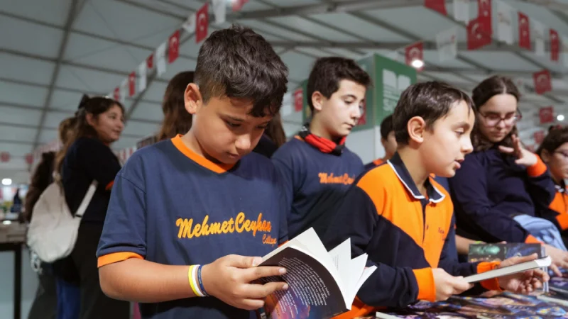 Kahramanmaraş Kitap Fuarı Genç Okurlardan Yoğun İlgi Görüyor