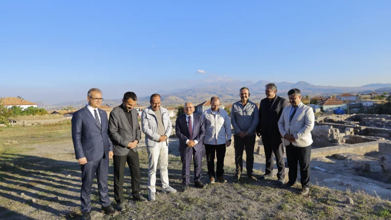 Kayseri'deki Örenşehir Mozaikli Yapı'da Arkeolojik Kazılar Sürüyor