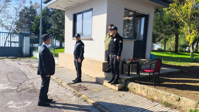 Kocaeli Valisi Aktaş'tan İzmit'teki Meslek Lisesine Denetim