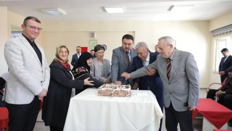 Kütahya'da Dünya Yaşlılar Günü Huzurevinde Kutlandı