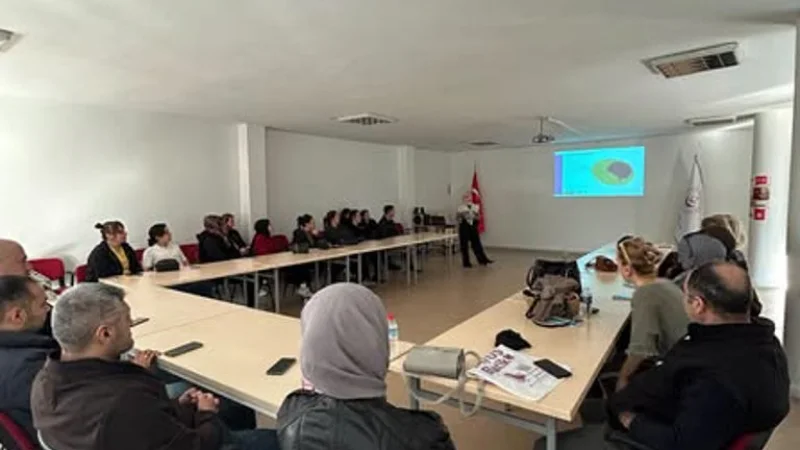 Manisa'da Yatılı Kuruluş Personeline Bağımlılıkla Mücadele Eğitimi