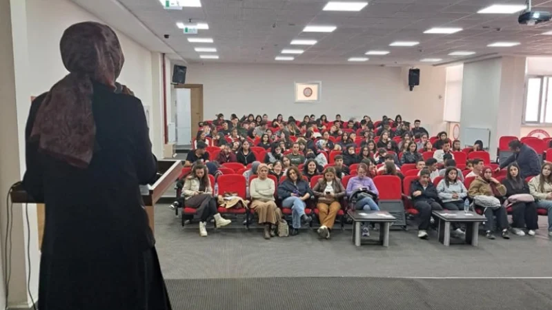 Mardin'de Gençlere Kadına Yönelik Şiddetle Mücadele Eğitimi