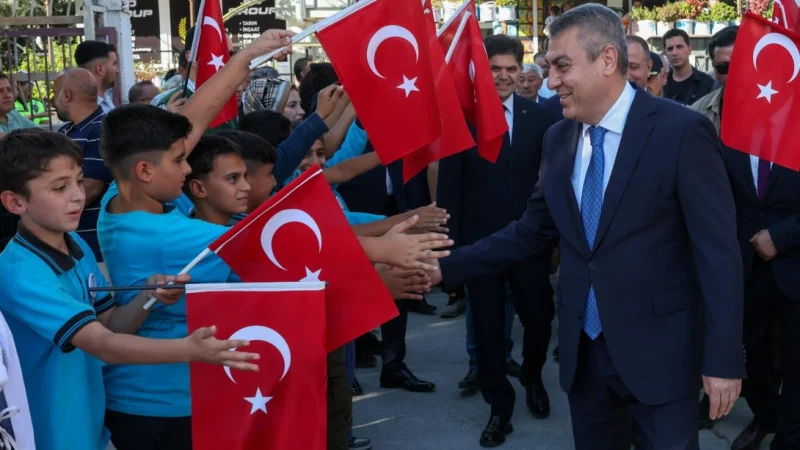 Mersin Valisi Atilla Toros'tan Tarsus'ta Okul Ziyareti