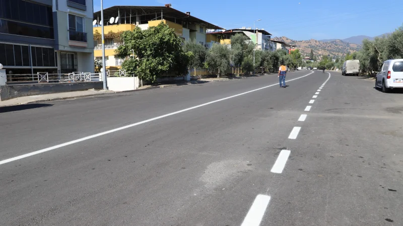 Nazilli'de 30 Ayda 11 Millet Bahçesi Büyüklüğünde Yol Yenilendi