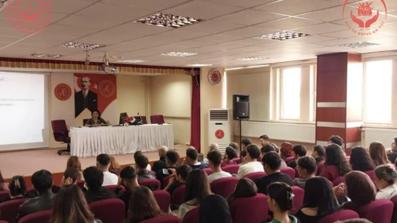 Nevşehir'de Üniversite Öğrencilerine 'Saygılı Yaşam ve Güvenli İlişkiler' Eğitimi