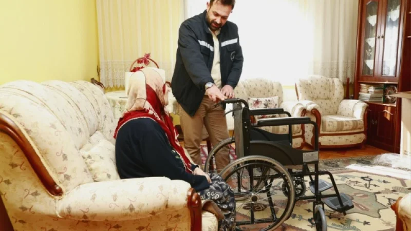 Osmangazi'de Engelli Vatandaşlara Tekerlekli Sandalye Desteği