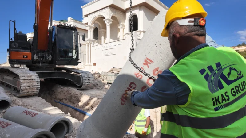 Şanlıurfa'da Altyapı Çalışmaları Devam Ediyor: İki Mahallede Kanalizasyon Hattı Yenileniyor