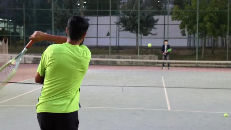 Şanlıurfa'da Cumhuriyet Bayramı Tenis Turnuvası Başladı