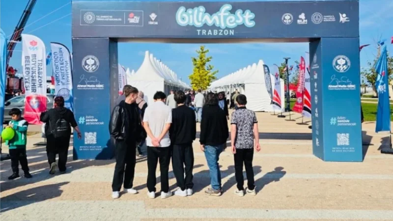 Trabzon'da Çocuklar Bilim Festivali ile Teknolojiyi Keşfetti